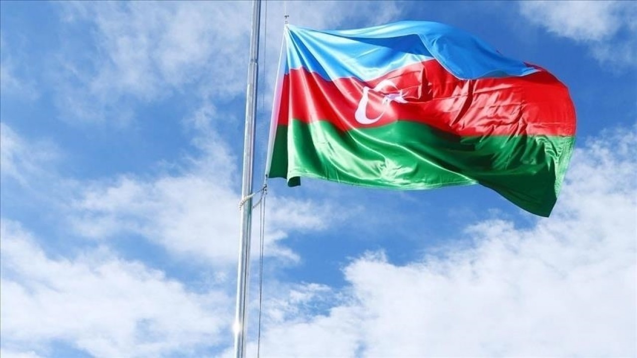 Azerbaycan'da erken cumhurbaşkanı seçiminde 7 aday yarışacak