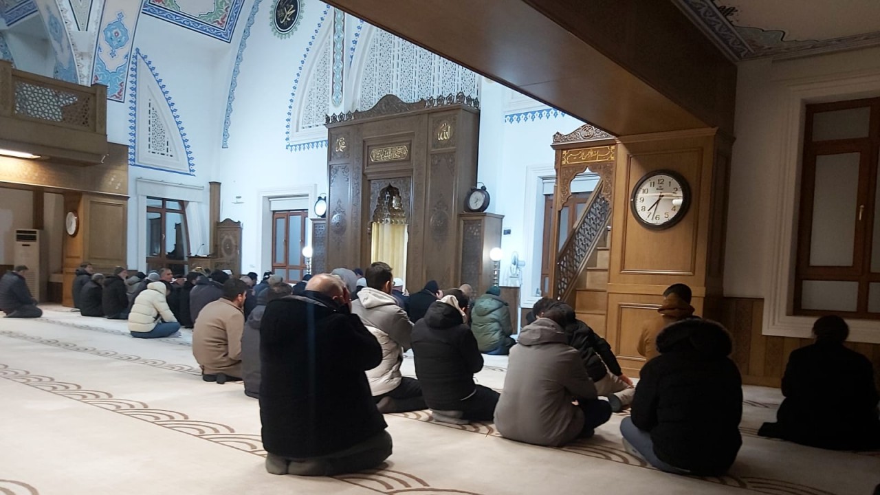 Kulu’daki 83 camide şehitler için dua edildi