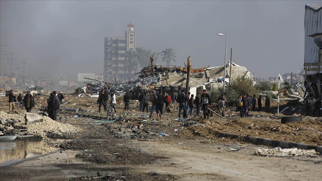 İsrail, Gazze Şeridi’ne gece boyunca düzenlediği saldırılarda en az 33 Filistinliyi öldürdü
