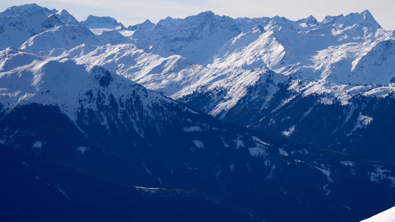 İklim değişikliği Alpler'deki buzulların yüzde 46'sını eritebilir