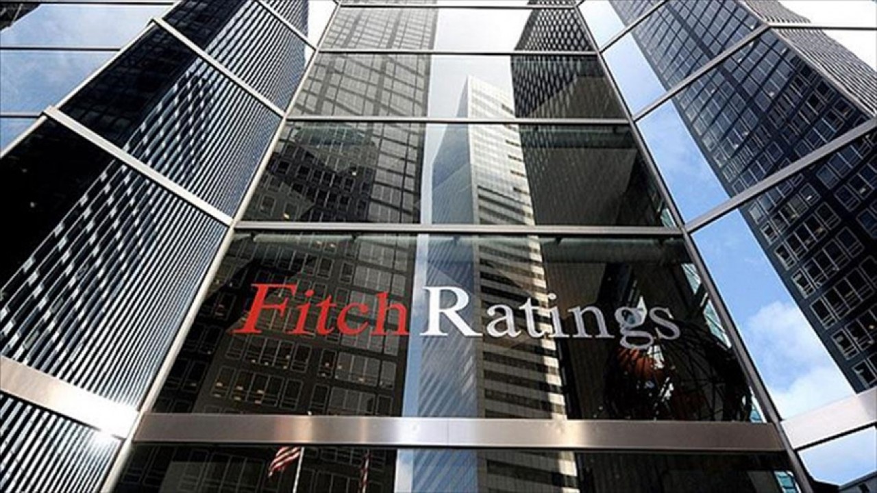 Fitch’ten merkez bankalarının 2024’teki faiz indirimlerinin sert olmayacağı öngörüsü