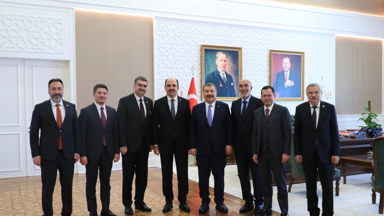 AK Parti Konya’dan Bakan Koca’ya ziyaret