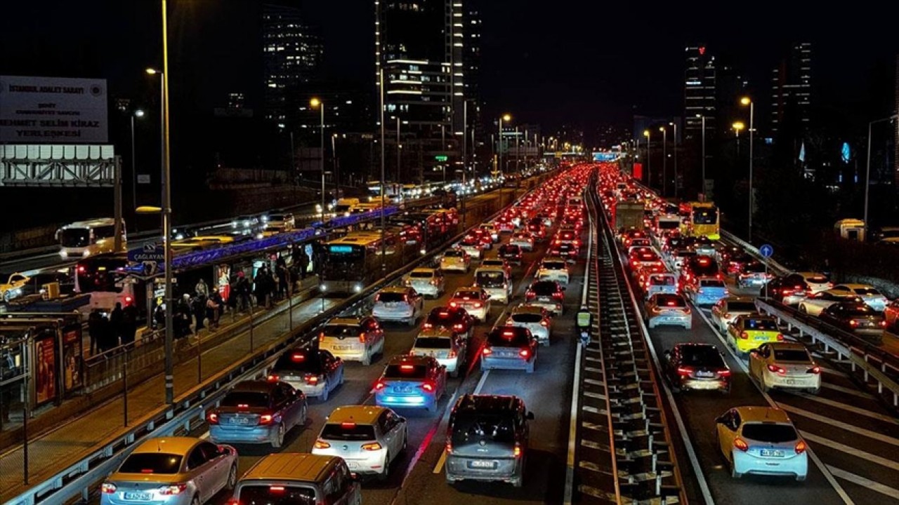 İstanbul’da trafik yoğunluğu yüzde 90’a ulaştı