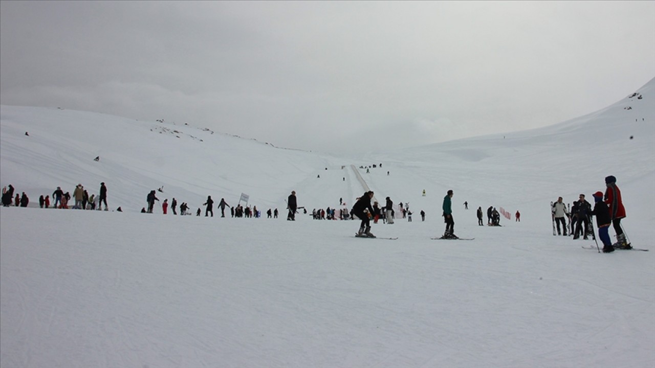 Kayak merkezlerinde en fazla kar kalınlığı belli oldu! Rekor 192 santimetre