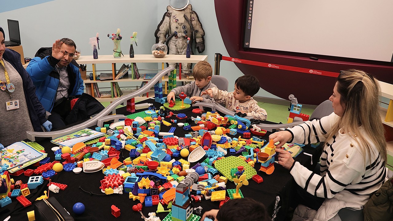 Konyalı çocuklar yarıyıl tatilini lego bilim haftası etkinliklerinde geçiriyor 