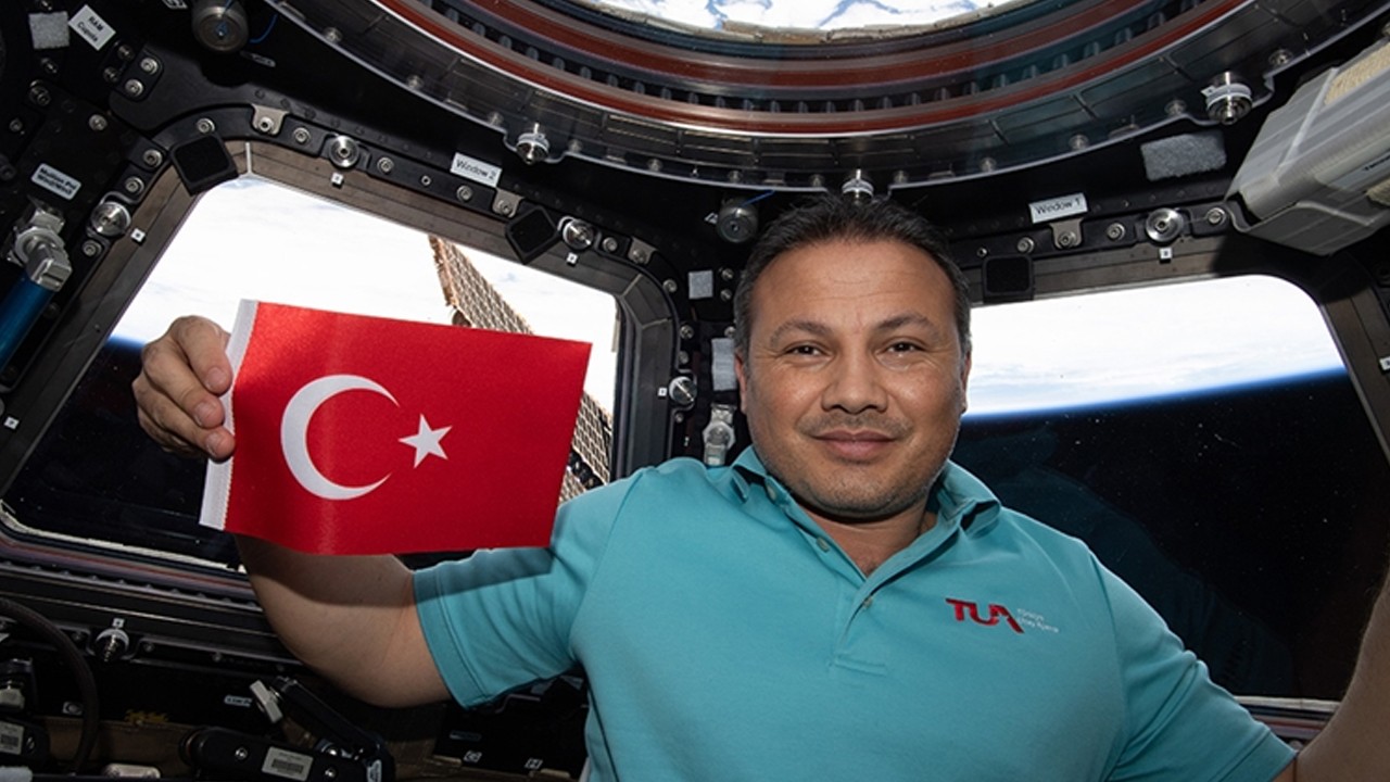 Astronot Gezeravcı'nın dünyaya dönüş yolculuğunun yarın 14.00'te başlaması planlanıyor