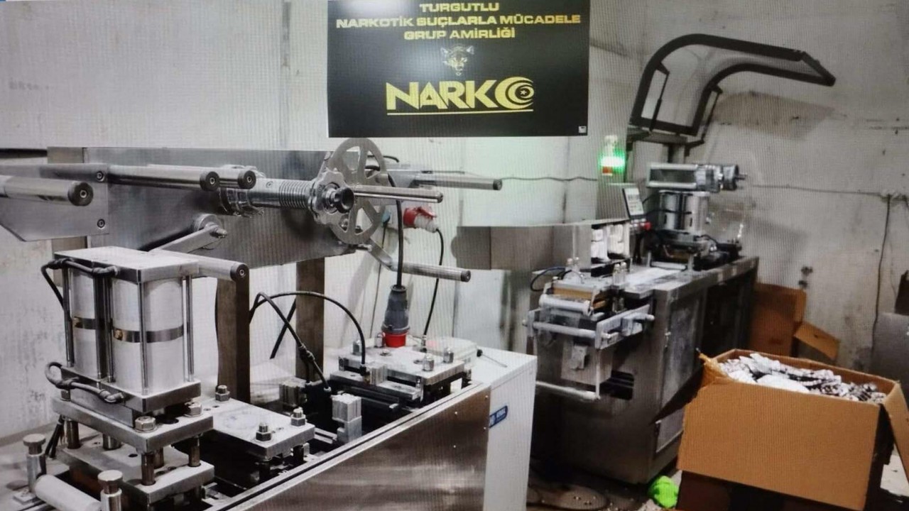 Eski tavuk çiftliği uyuşturucu imalathanesine dönüştürüldü; 4 gözaltı