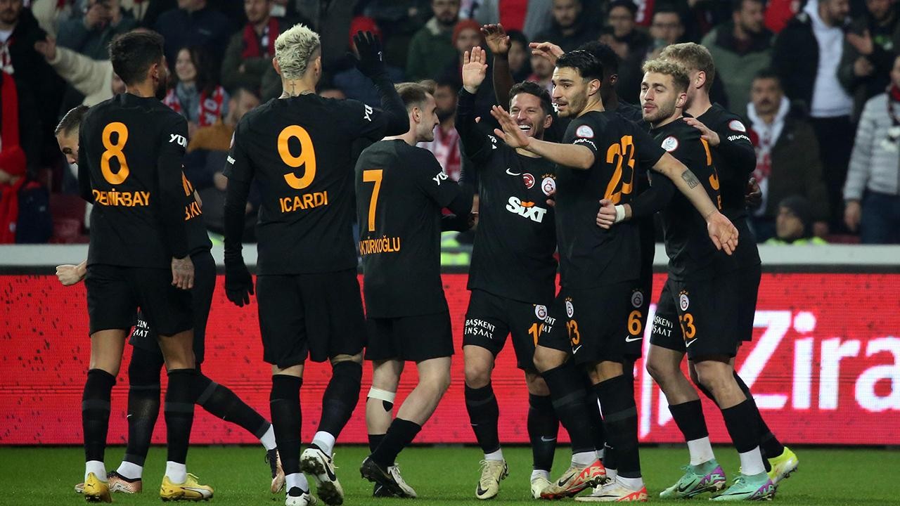 Galatasaray 11 dakikada işi bitirdi: 2-0