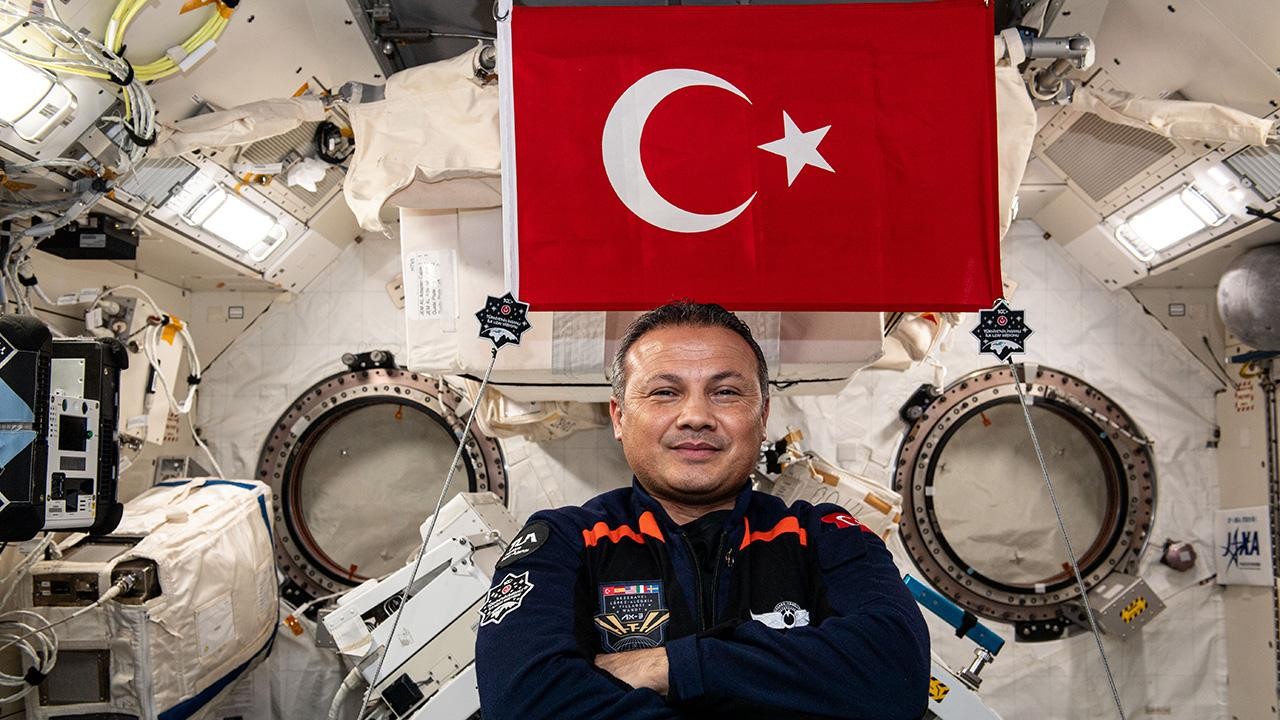 İlk Türk astronot Alper Gezeravcı uzaydan rekorlarla geri dönüyor