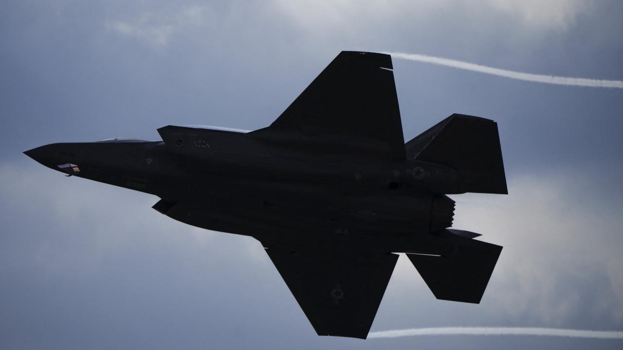 Hollanda İsrail’e F-35 savaş uçağının parçalarını satmayacak