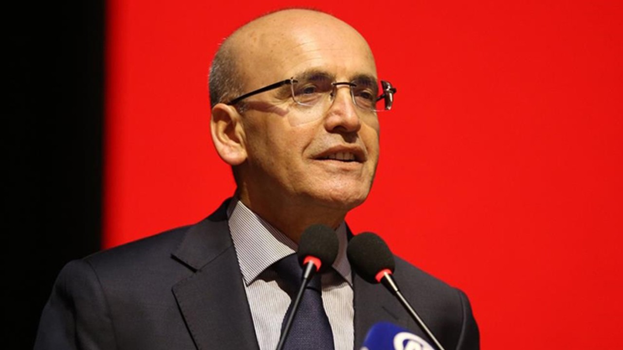 Bakan Şimşek, finansal okuryazarlığı düşük yatırımcıların piyasalarda temkinli olmasını istedi