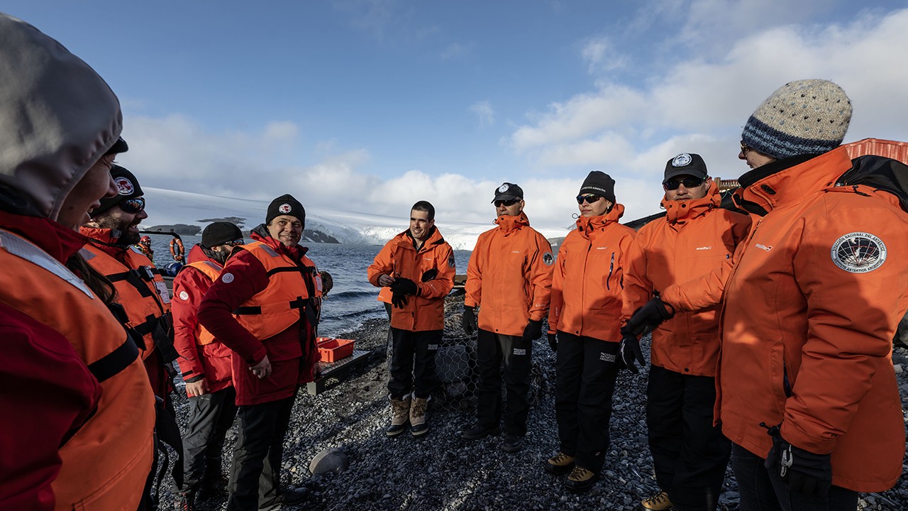 Türk bilim ekibi 8. Ulusal Antarktika Bilim Seferi'ne katıldı 