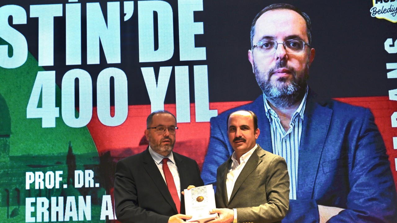 Başkan Altay: “Filistin’de 400 sene” konulu konferansta gençlerle bir araya geldi 