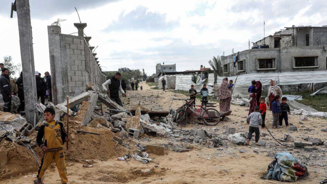 İsrail’in 135 gündür bombaladığı Gazze’de can kaybı 28 bin 985’e çıktı