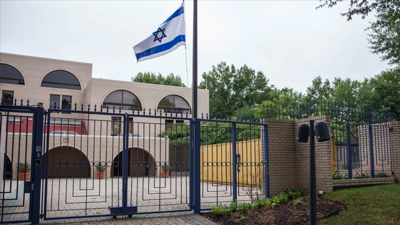İsrail’in Washington Büyükelçiliği önünde bir kişi kendini yaktı