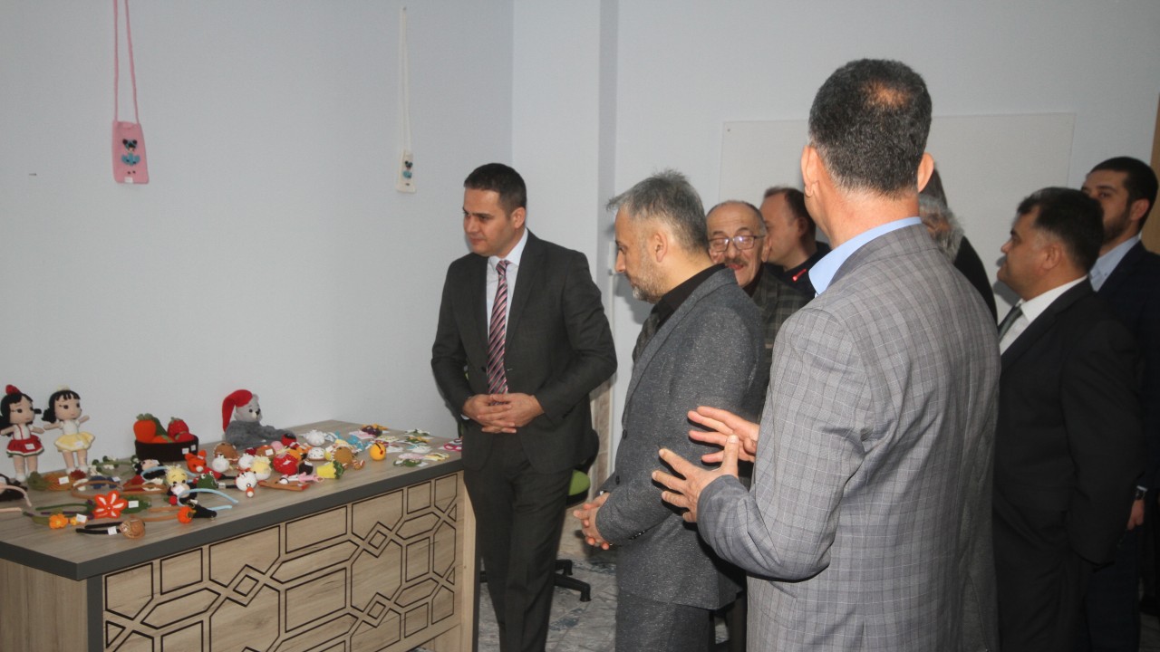 Beyşehir ADEM'de sergi ve kermes açılışı