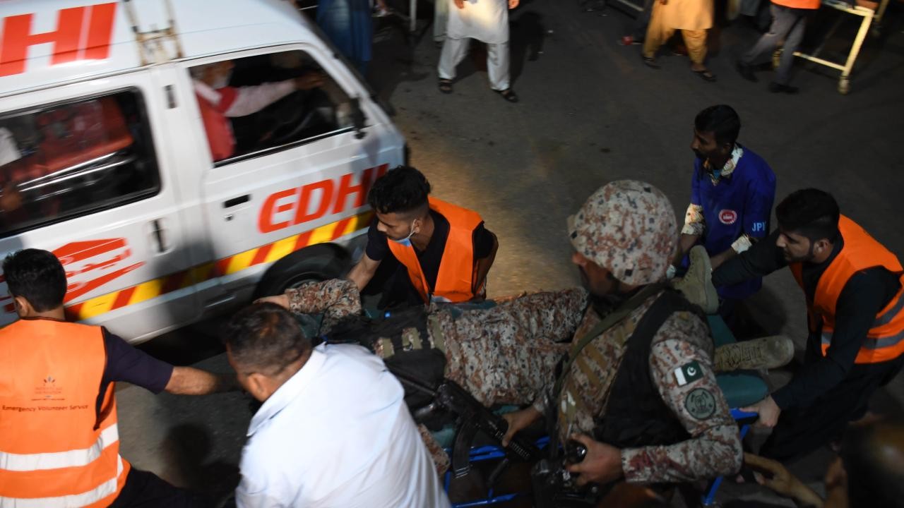 Pakistan’ın kuzeybatısındaki bombalı saldırıda 2 kişi hayatını kaybetti