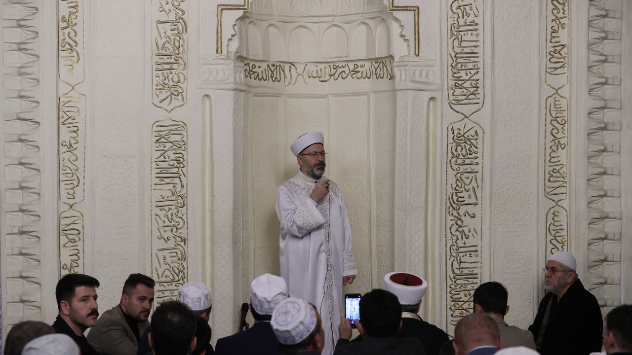 İlk teravih namazını Hacı Bayram-ı Veli Camisi'nde kıldıran Erbaş:  Boykotlara devam etmemiz lazım 