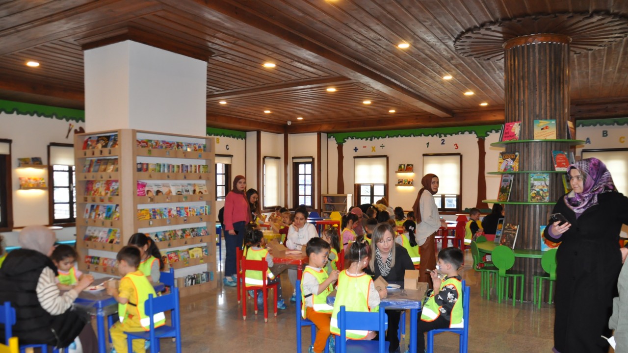 Akşehir'de Nasreddin Hoca Çocuk Kütüphanesi açıldı