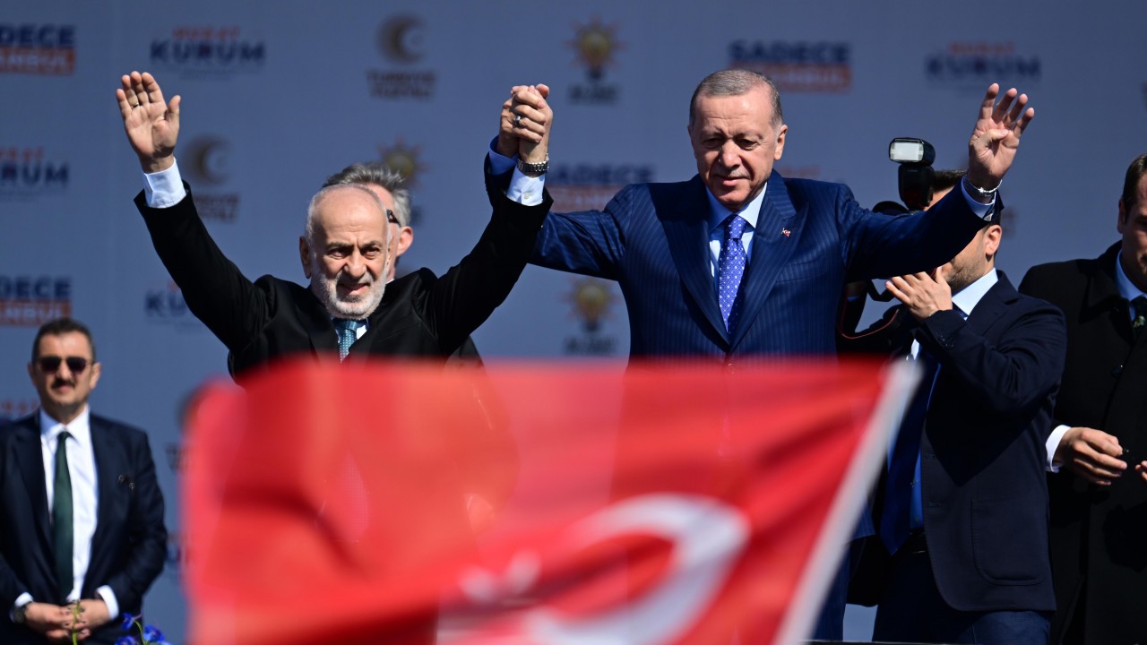 Cumhurbaşkanı Erdoğan rozetini taktı! Suat Pamukçu AK Parti'ye katıldı