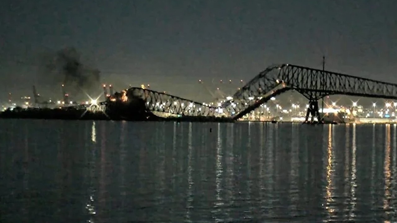 ABD’nin  Francis Scott Key Köprüsü, gemi çarpması sonucu çöktü