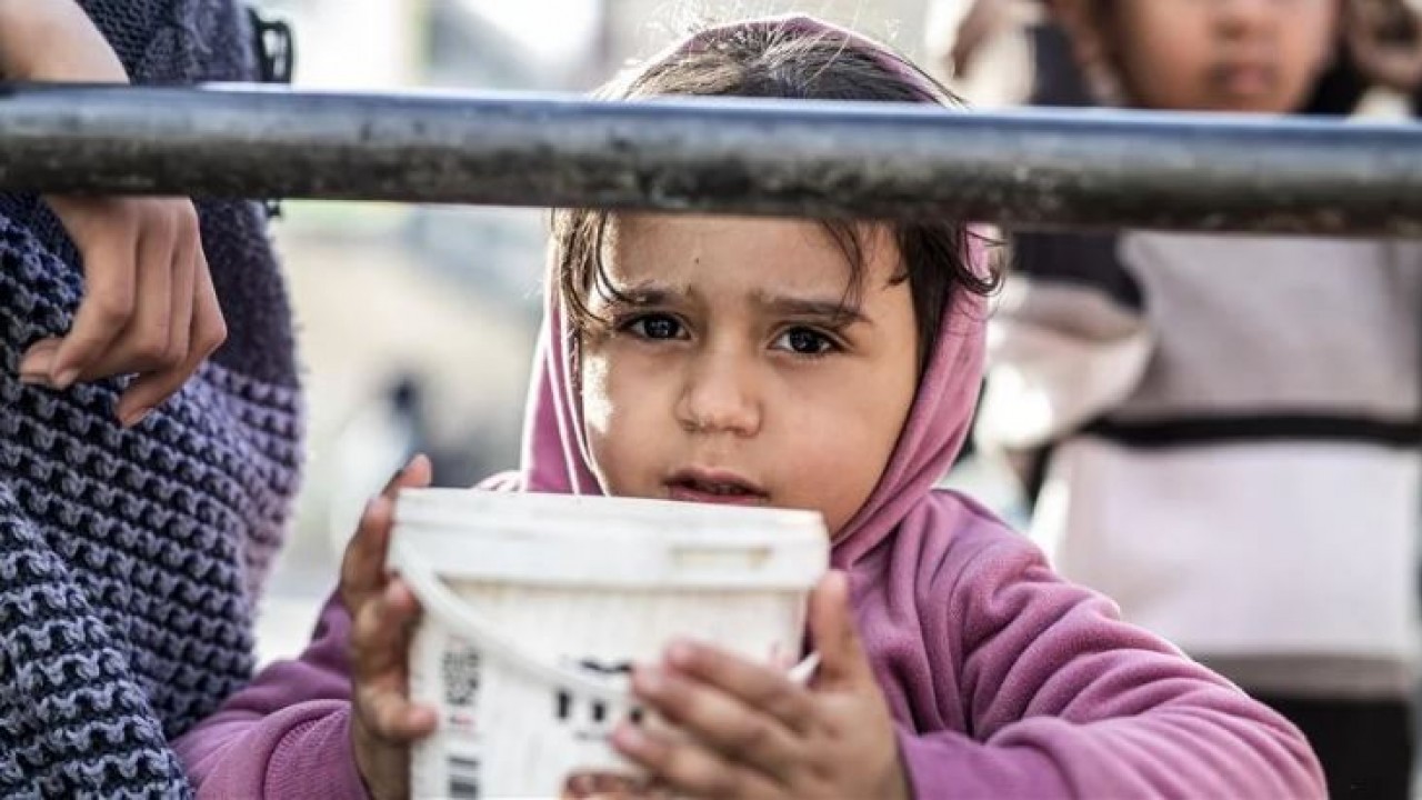 Gazze’de açlık ve ilaç eksikliği nedeniyle ölenlerin sayısı 30’a çıktı