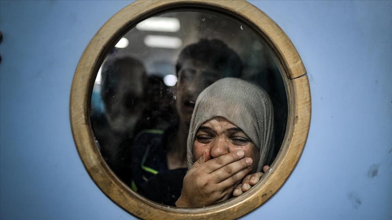 Gazze’deki Sağlık Bakanlığından yerinden edilmiş Filistinlilere hastaneleri boşaltma çağrısı