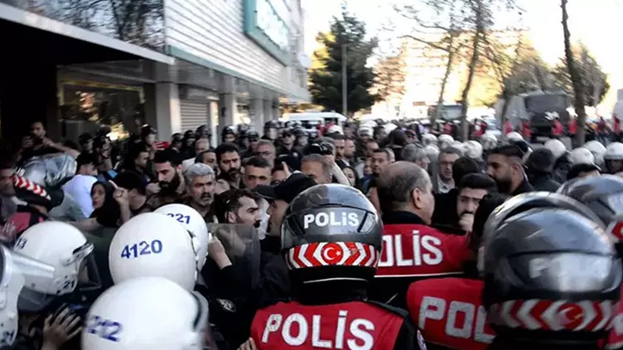 Van'daki olaylar nedeniyle Vanspor- Ankaraspor maçı ertelendi