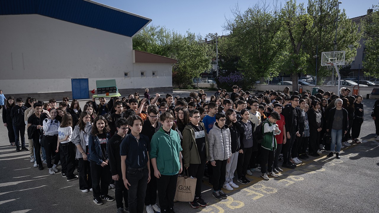 Ara tatil sona erdi, okullarda ilk ders zili çaldı