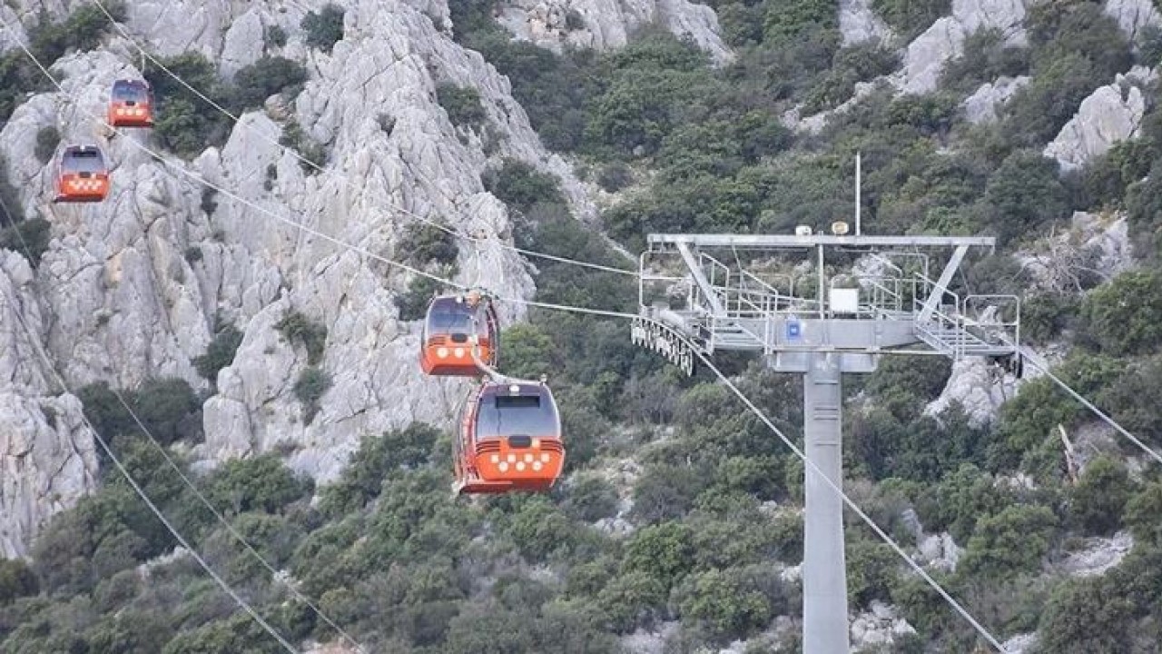Antalya’da kazanın yaşandığı teleferik tesisi girişlere kapatıldı