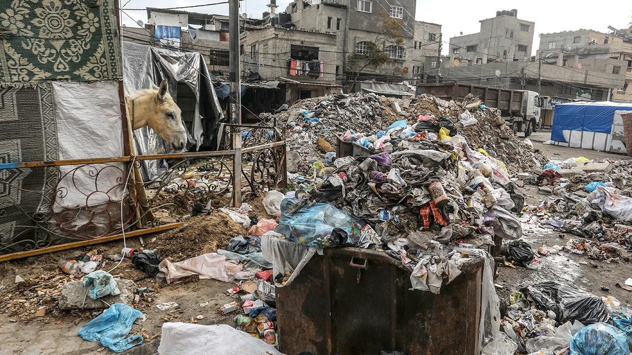 Gazze'de 270 bin ton katı atık birikti, yeni bir sağlık faciası mı geliyor? 