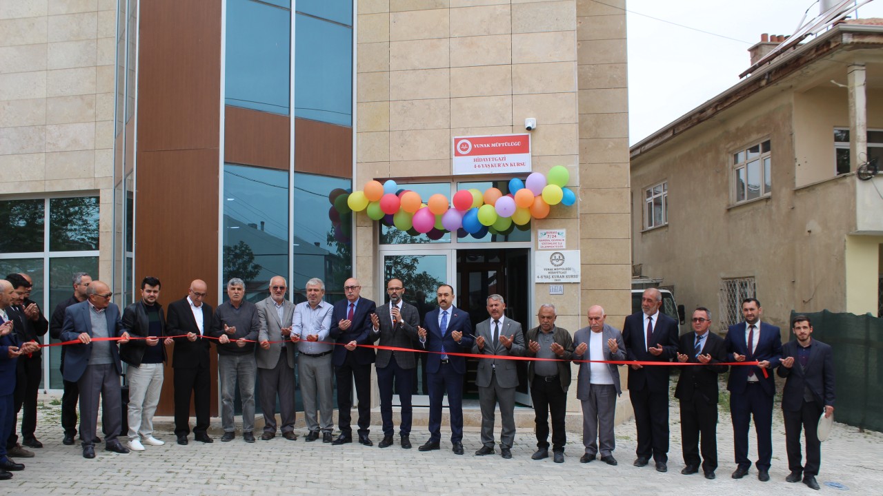 Yunak'ta 4-6 yaş Kur'an kursu hizmete açıldı