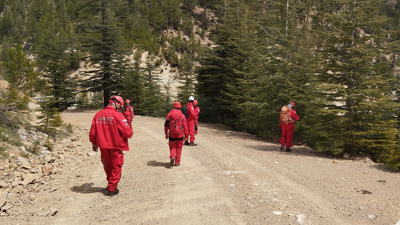 Yıldız Dağı'nda kaybolan emekli öğretim üyesini arama çalışmaları 6'ncı gününde