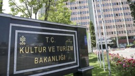 Bakan Ersoy açıkladı: 'Milliyet farkı' alan otelin cezası belli oldu