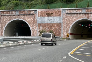 Yeni Zigana Tüneli'nden bir yılda 1 milyon 770 bin araç geçti