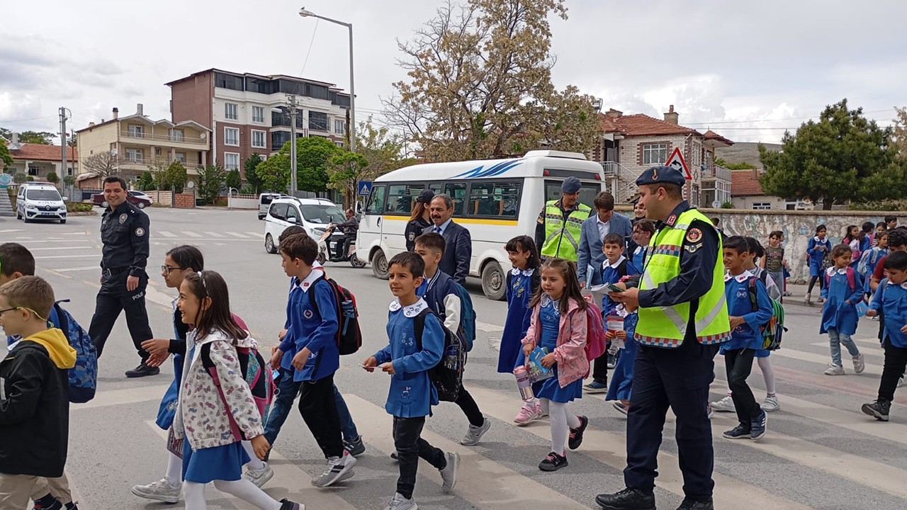 Yunak'ta trafik haftası etkinlikleri