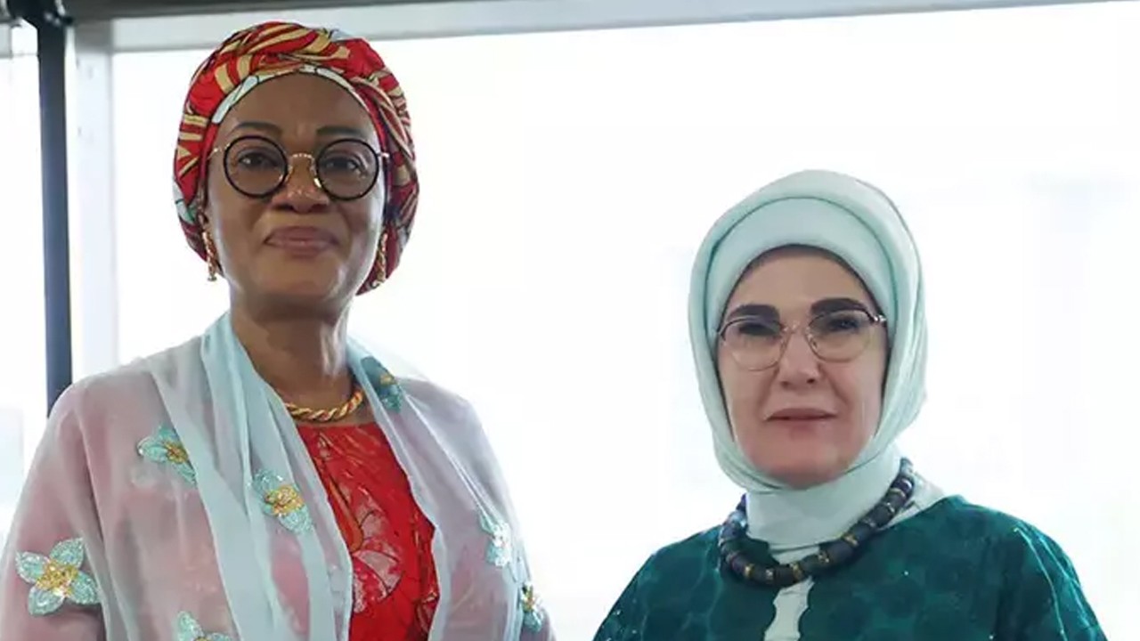 Emine Erdoğan, Nijerya Devlet Başkan Tinubu’nun eşi ile bir araya geldi
