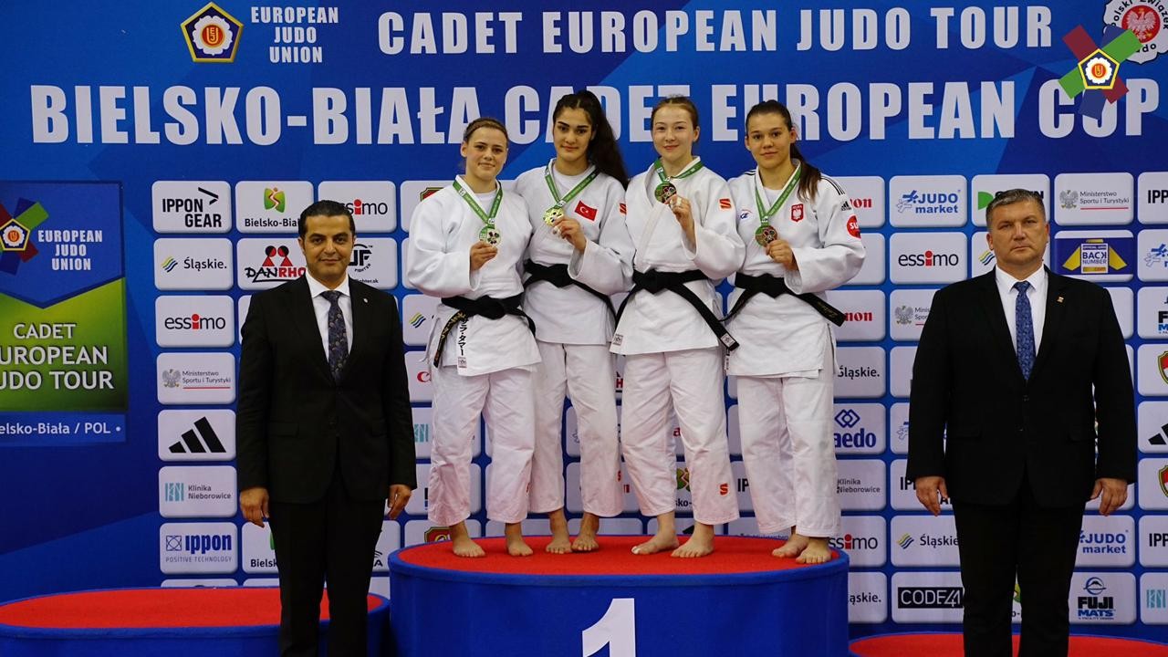 Judocumuz Sinem başarılarına bir yenisini daha ekledi