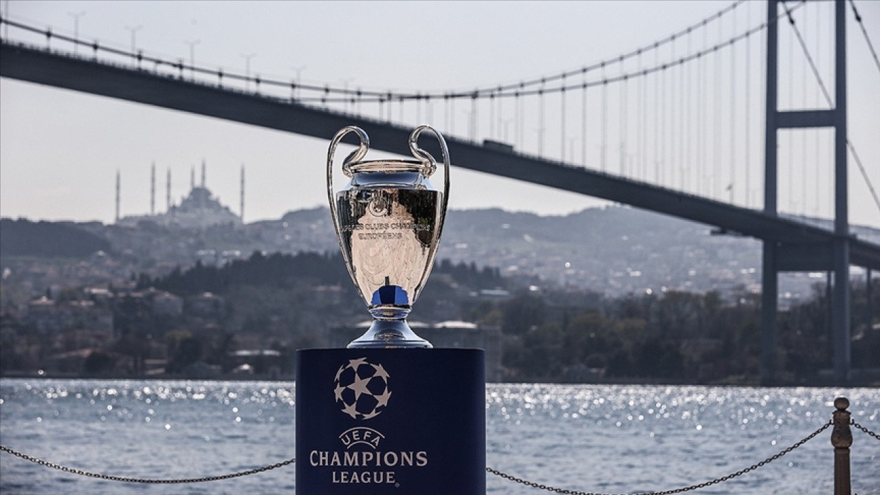 UEFA kararını verdi! 2 dev finale İstanbul ev sahipliği yapacak