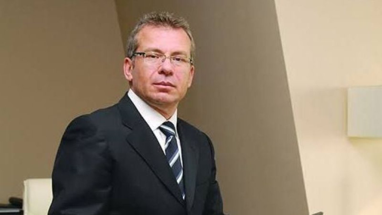 Vedat Aşçı kimdir? kaç yaşında? ne iş yapıyor?