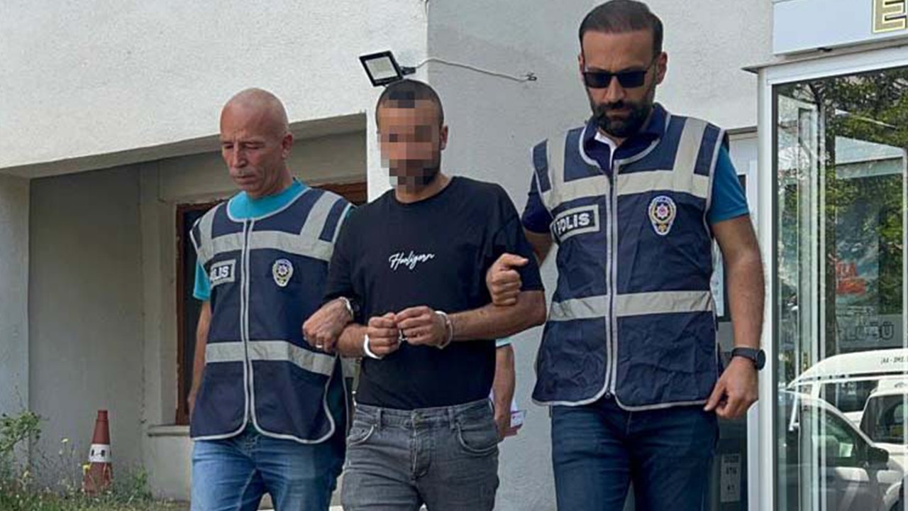 Babaannesini yaralayıp, birlikte yaşadığı kişiyi öldüren şüpheli adliyede