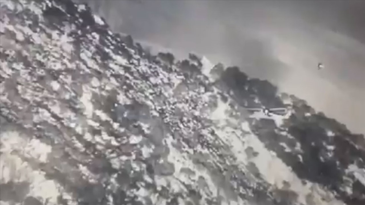 MSB, hava hücum harekatı ile komando indirme görüntülerini paylaştı