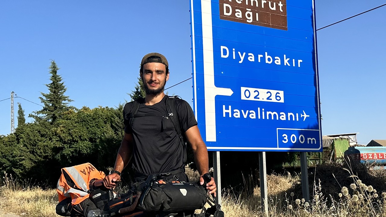 Almanya'dan baba ocağı Adıyaman'a bisikletle yolculuk hayalini gerçekleştirdi