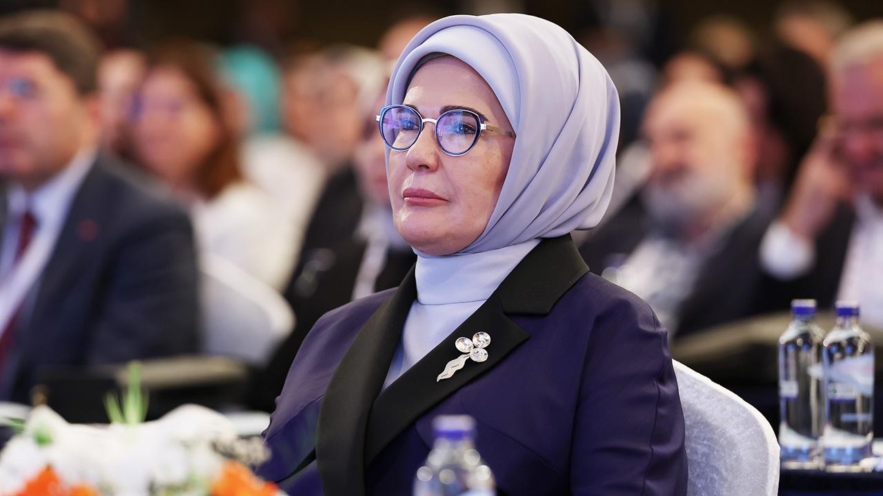 Emine Erdoğan Türkiye A Milli Futbol Takımı futbolcularını tebrik etti
