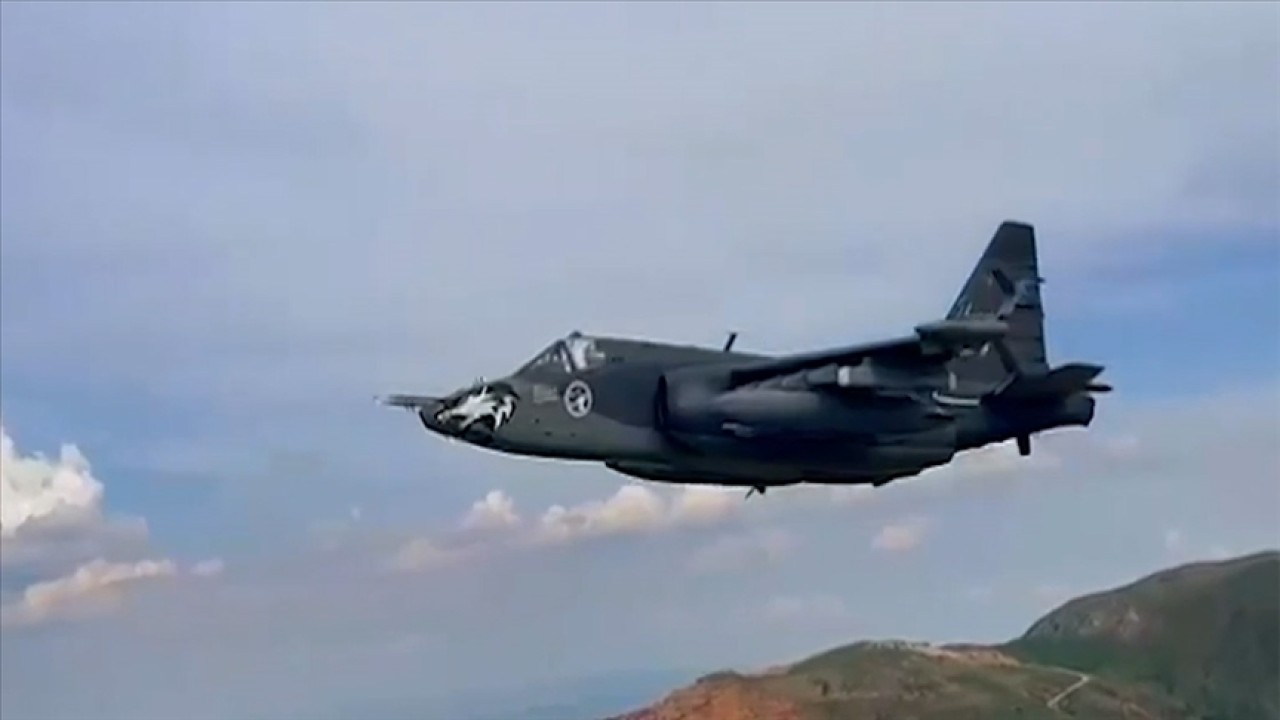 Ukrayna: Rusya'ya ait "Su-25" tipi savaş uçağını vurduk