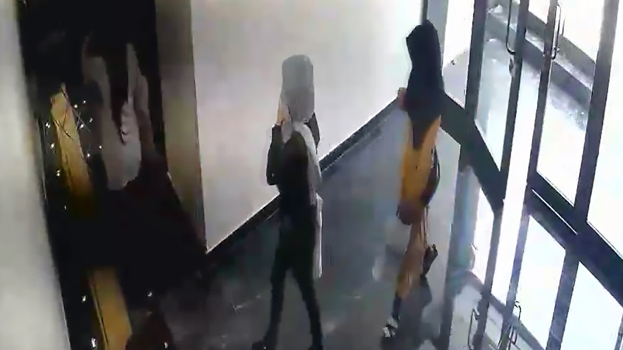 Zillere basıp boş olduğunu anladıkları daireden 360 bin liralık altın çaldılar