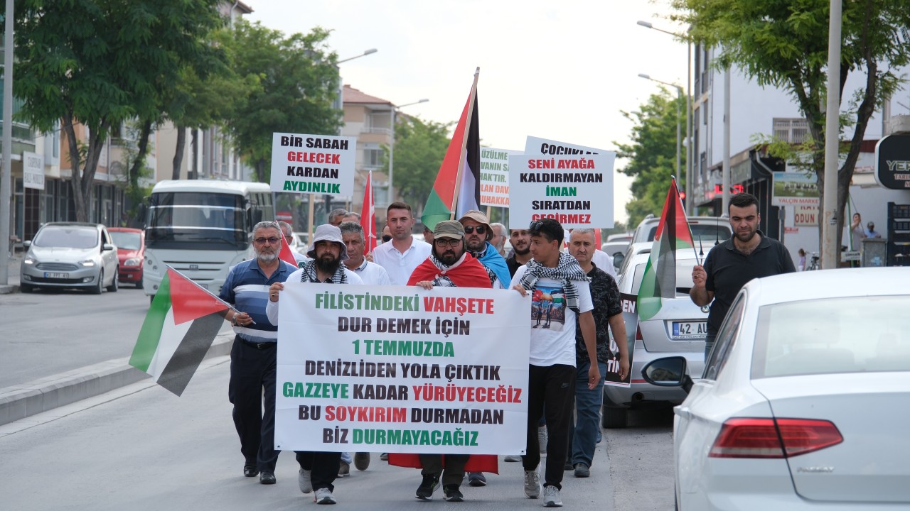 Gazze için Denizli'den Hatay'a yürüyen 7 kişi Karapınar'a ulaştı