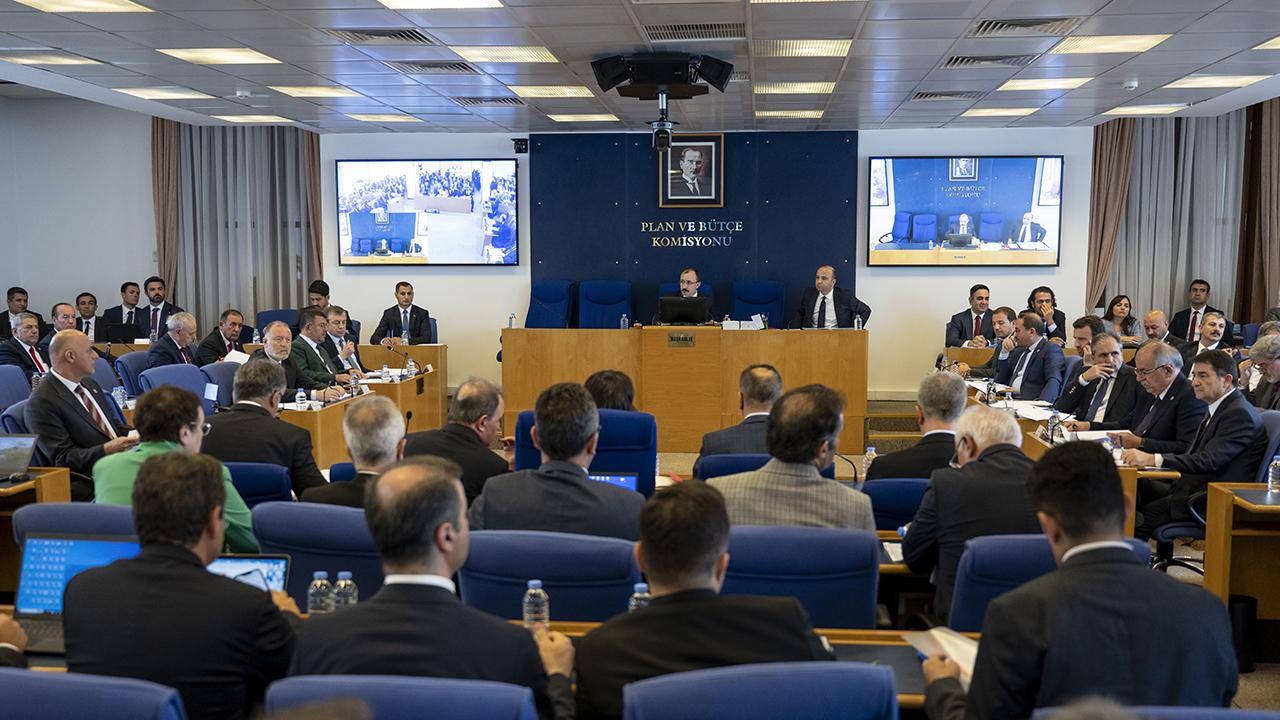 Kamuda tasarruf tedbirleri komisyonda kabul edildi