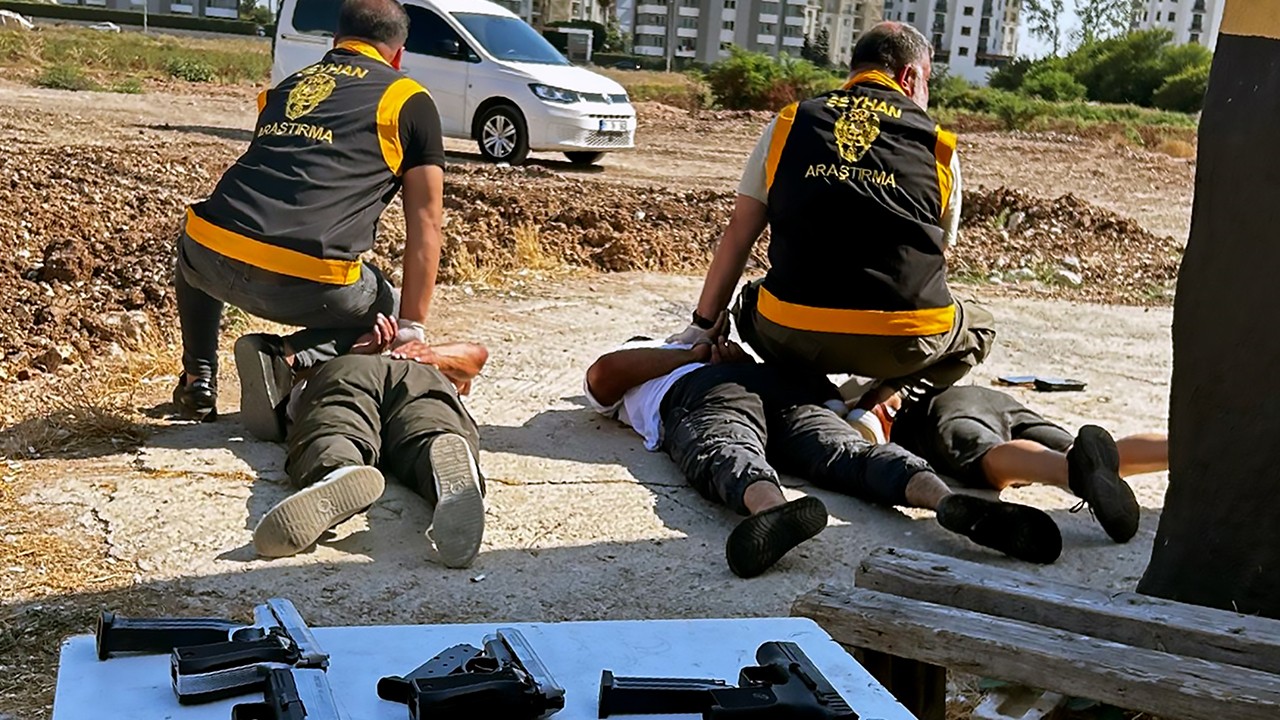 Deterjan paketindeki 13 tabancayla yakalandı; ‘Merakım var biriktiriyorum’ dedi