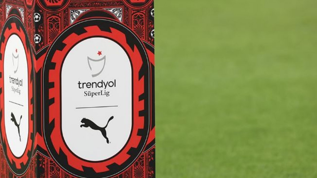 Süper Lig'in logosu ve şampiyonluk kupası değişti